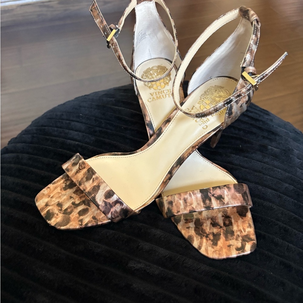 Vince Camuto Animal print sandal 8.5